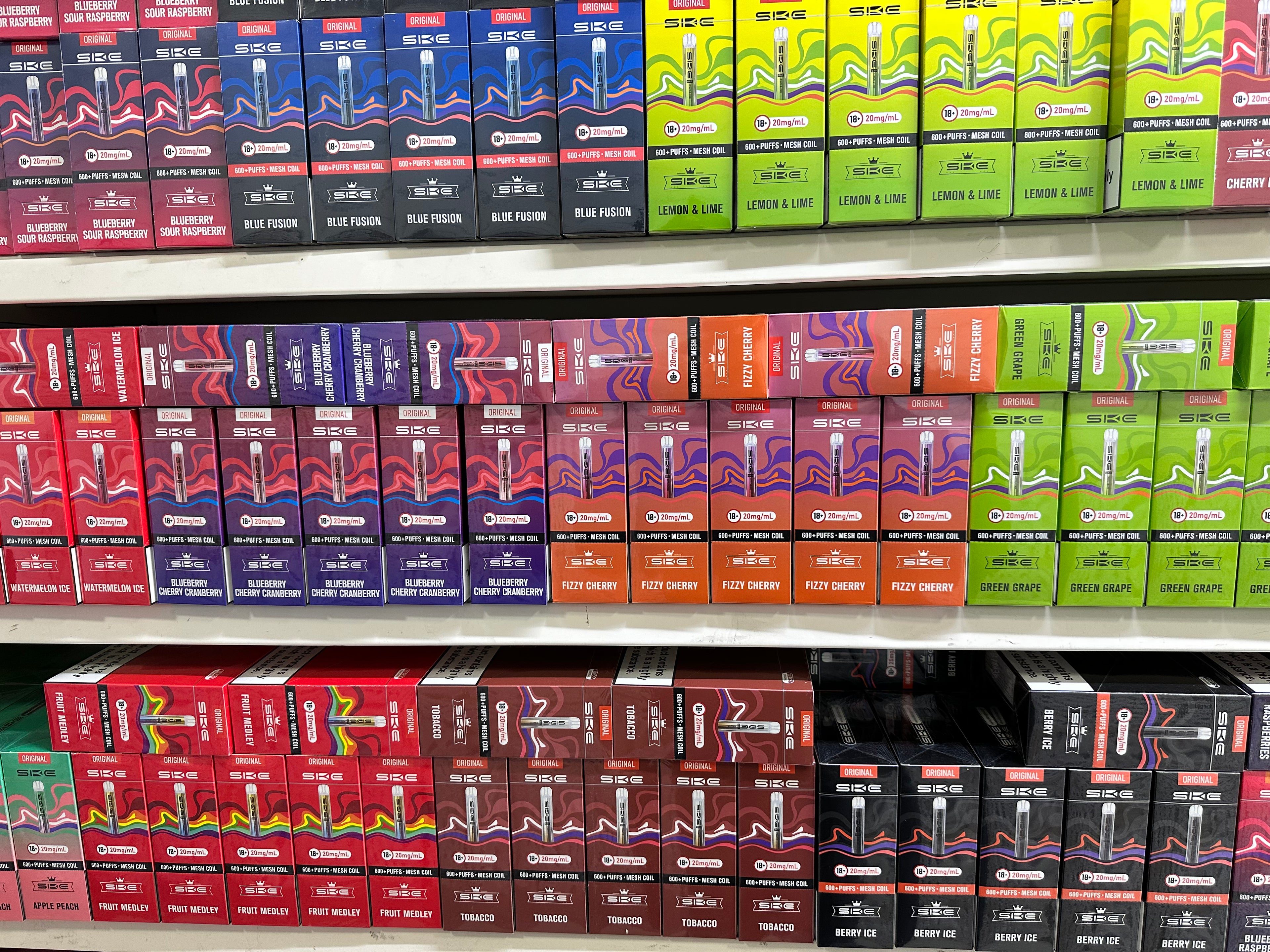 SKE 600 puffs box of 10